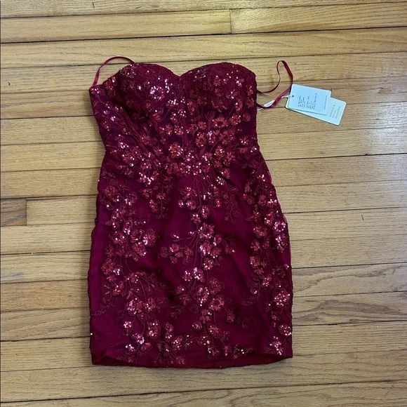 Red stacees formal dress - Picture 1 of 3